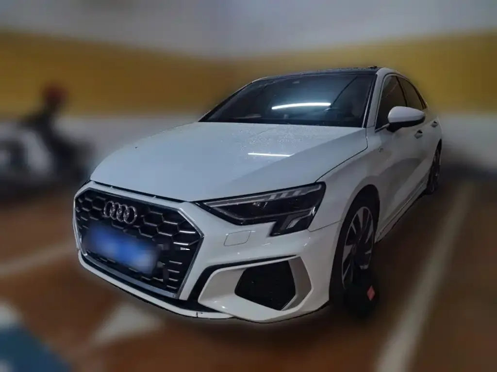 Audi A3 — фото 1
