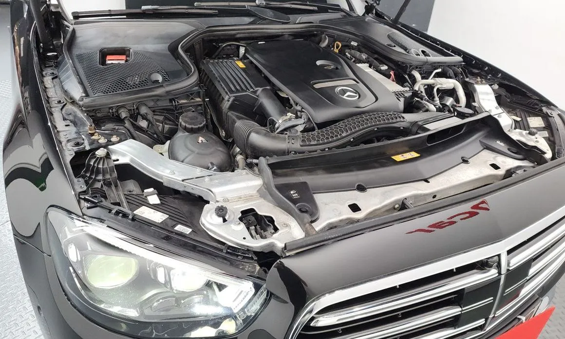 Mercedes-Benz E-Class — фото 10