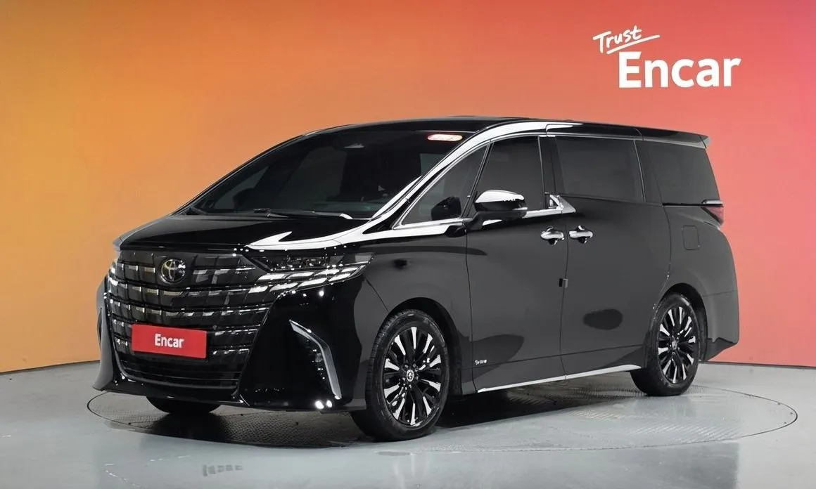 Toyota Alphard — фото 1