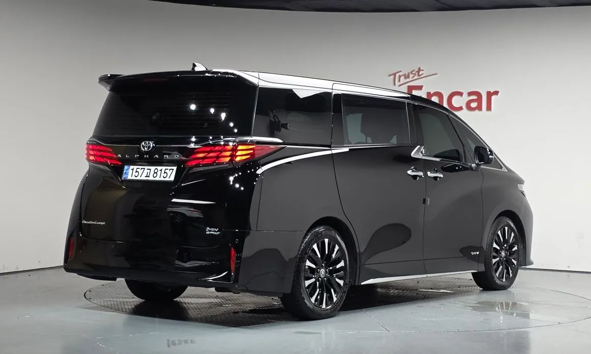 Toyota Alphard — фото 4
