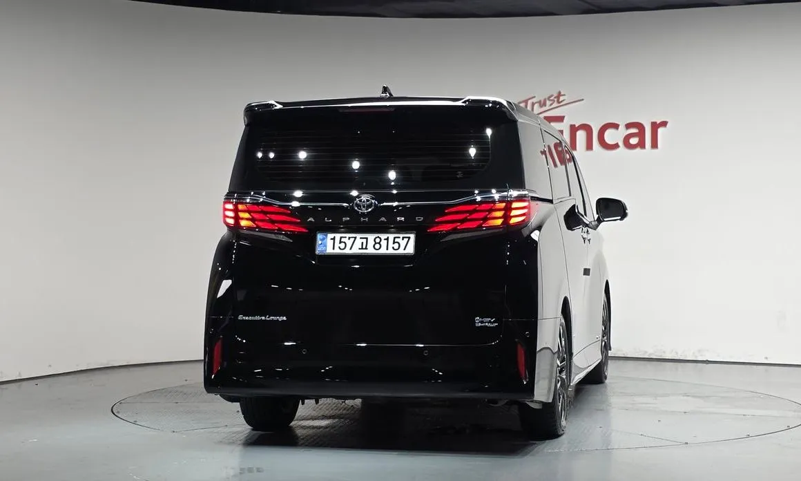 Toyota Alphard — фото 6