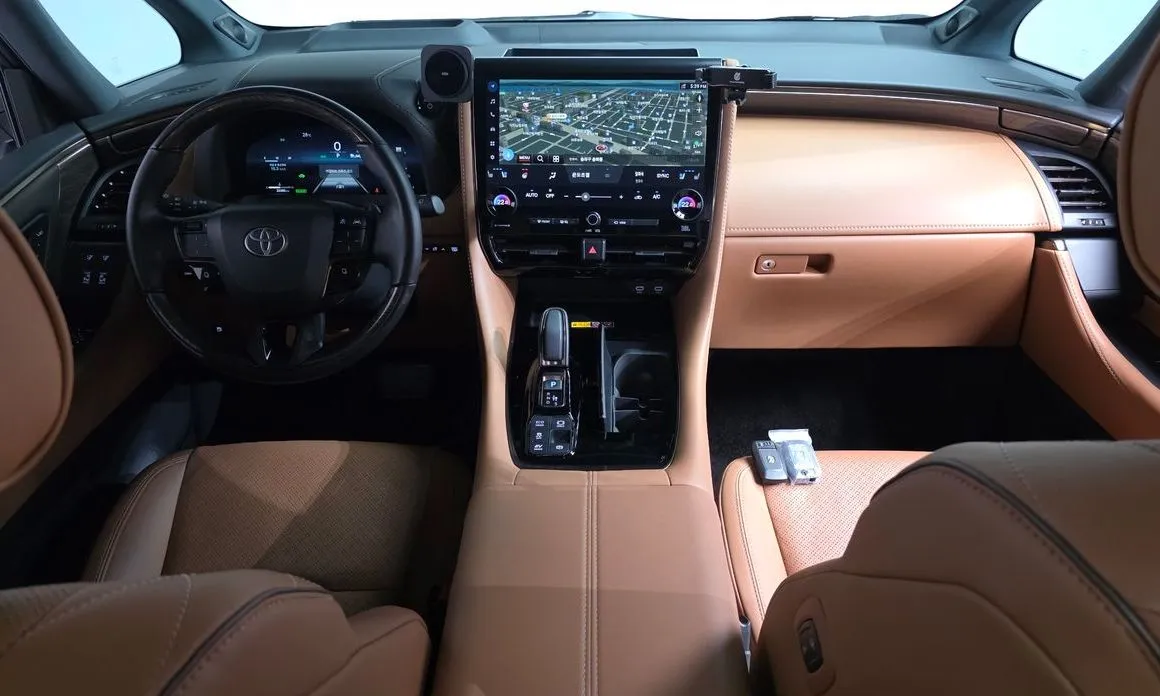 Toyota Alphard — фото 5