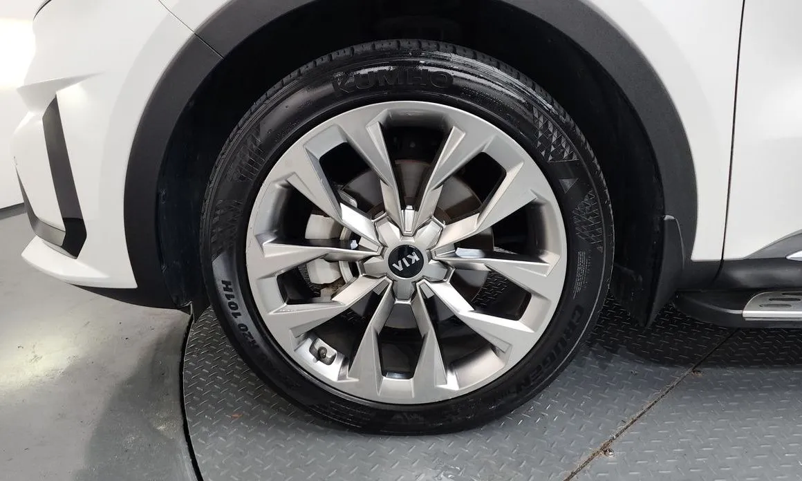 Kia Sorento — фото 5