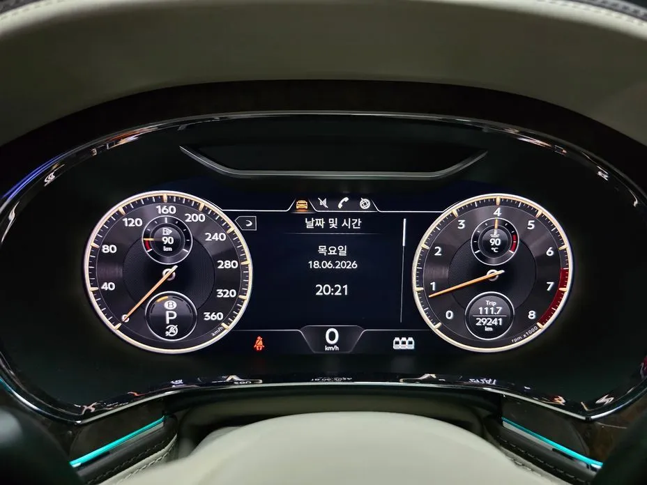 Bentley Flying Spur — фото 6