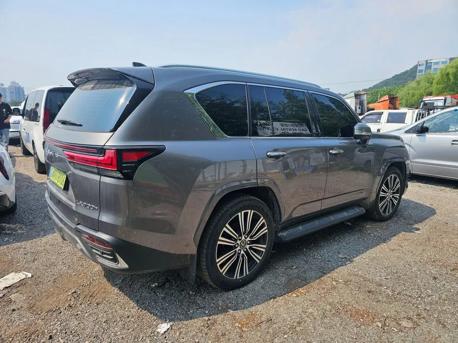 Lexus LX — фото 2
