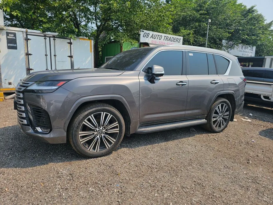Lexus LX — фото 9