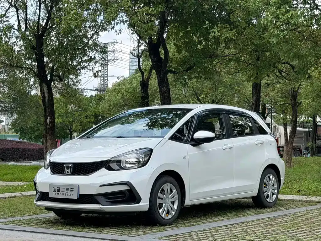 Honda Fit — фото 1