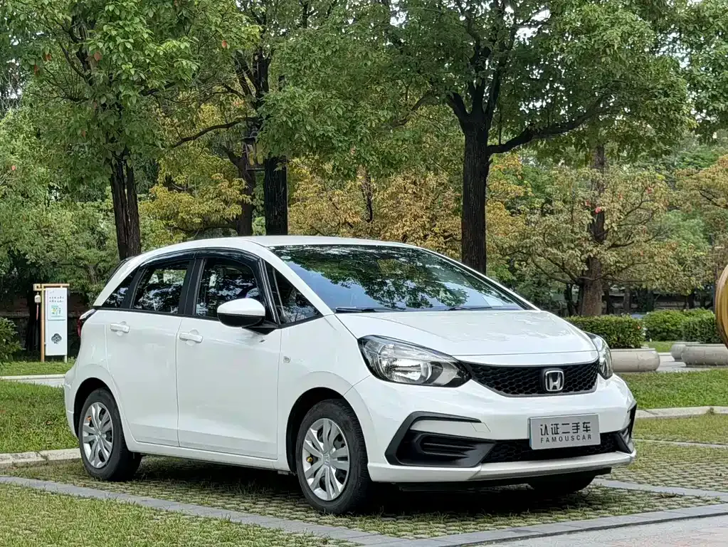 Honda Fit — фото 7