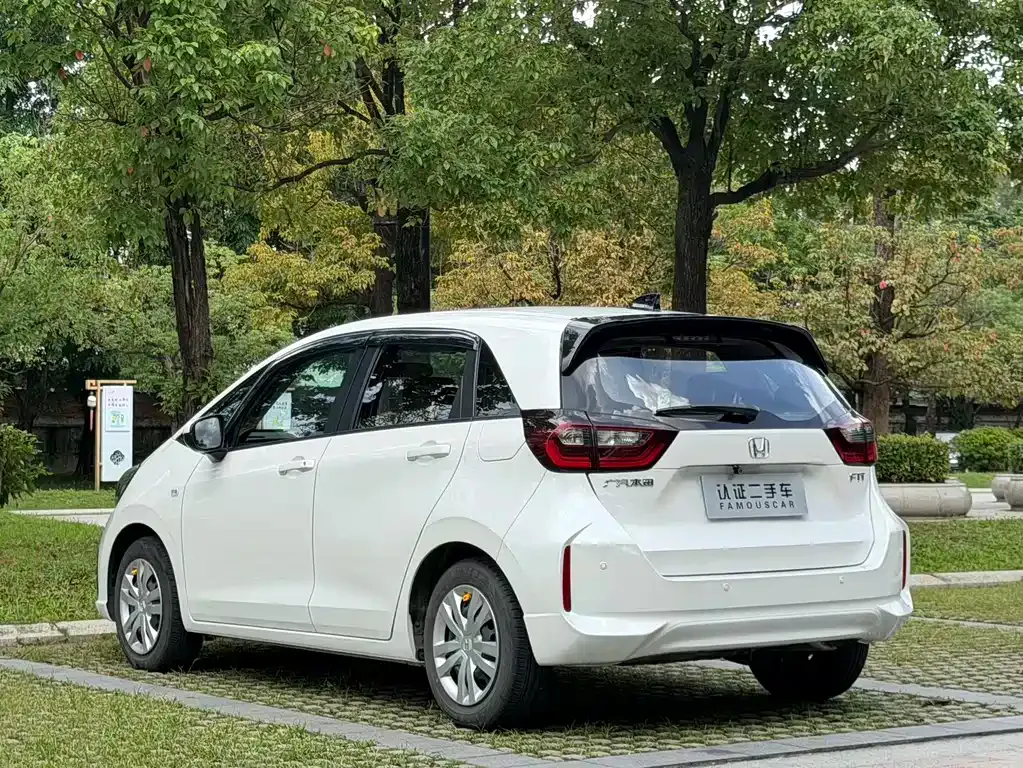 Honda Fit — фото 5
