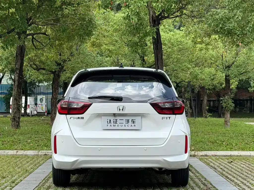 Honda Fit — фото 4