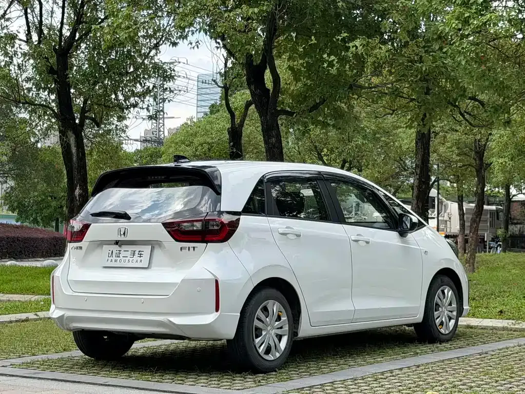 Honda Fit — фото 6