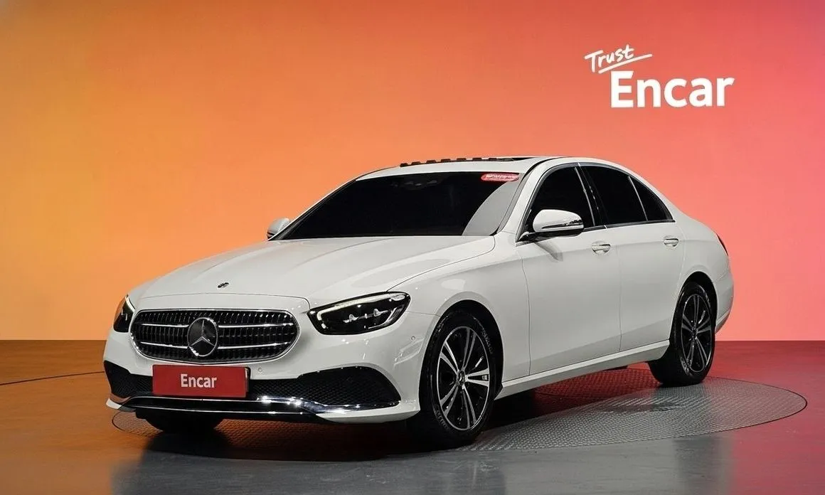 Mercedes-Benz E-Class — фото 1