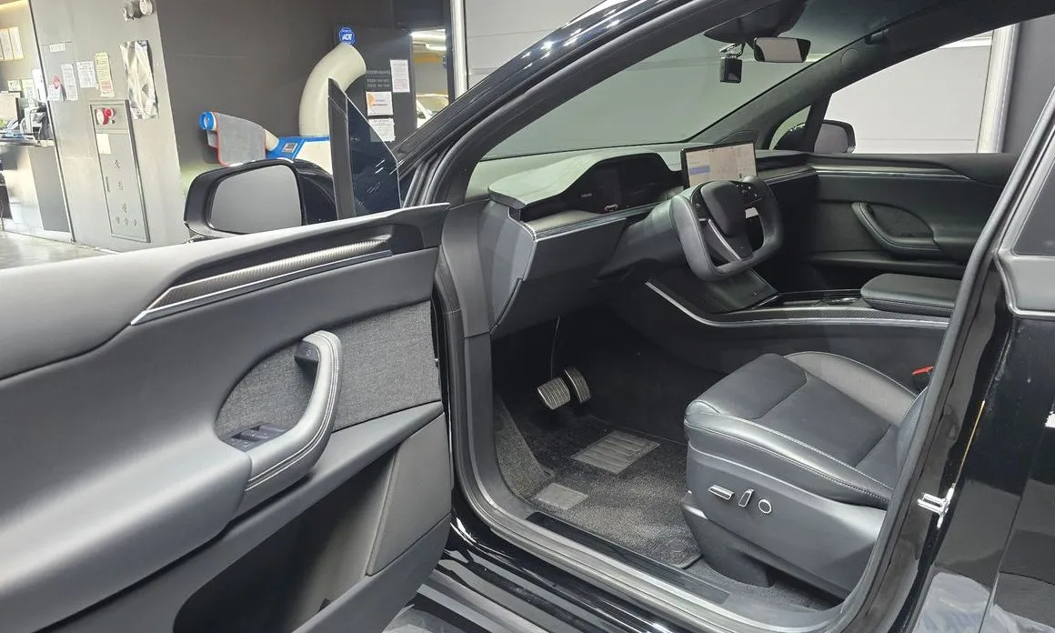 Tesla Model X — фото 2