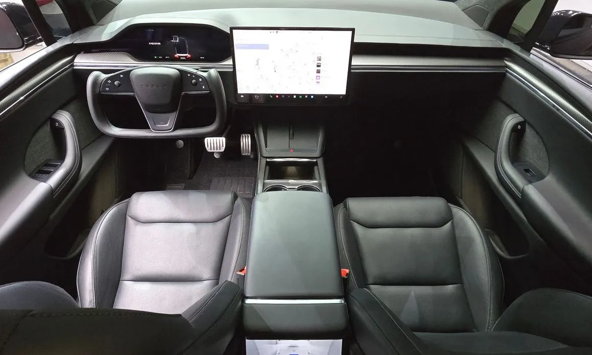 Tesla Model X — фото 8