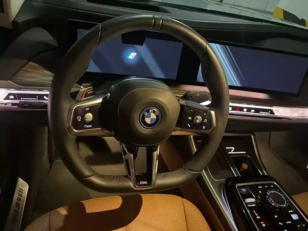 BMW i7 — фото 4