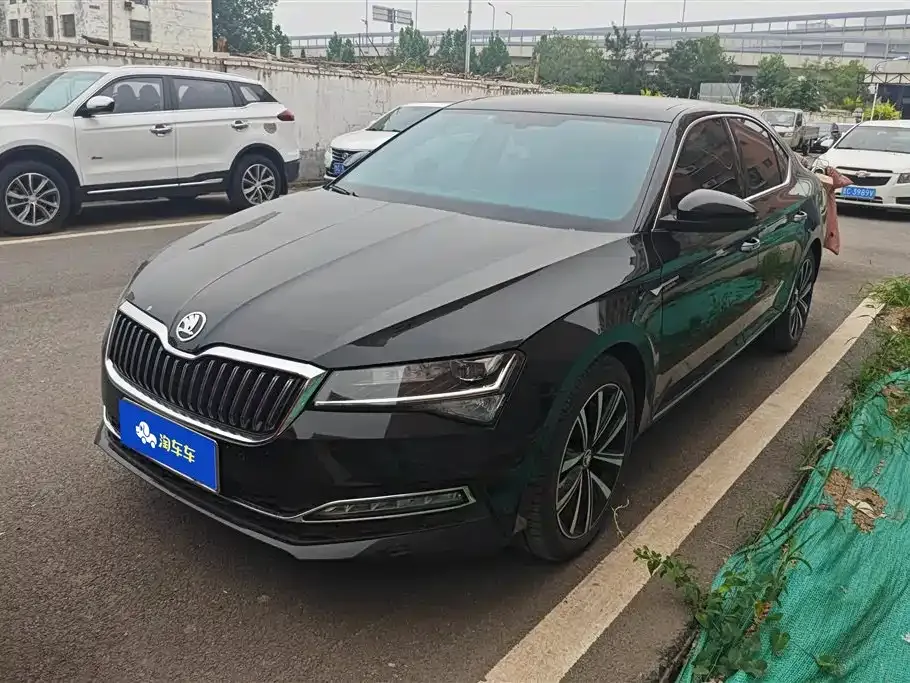Skoda Superb — фото 1