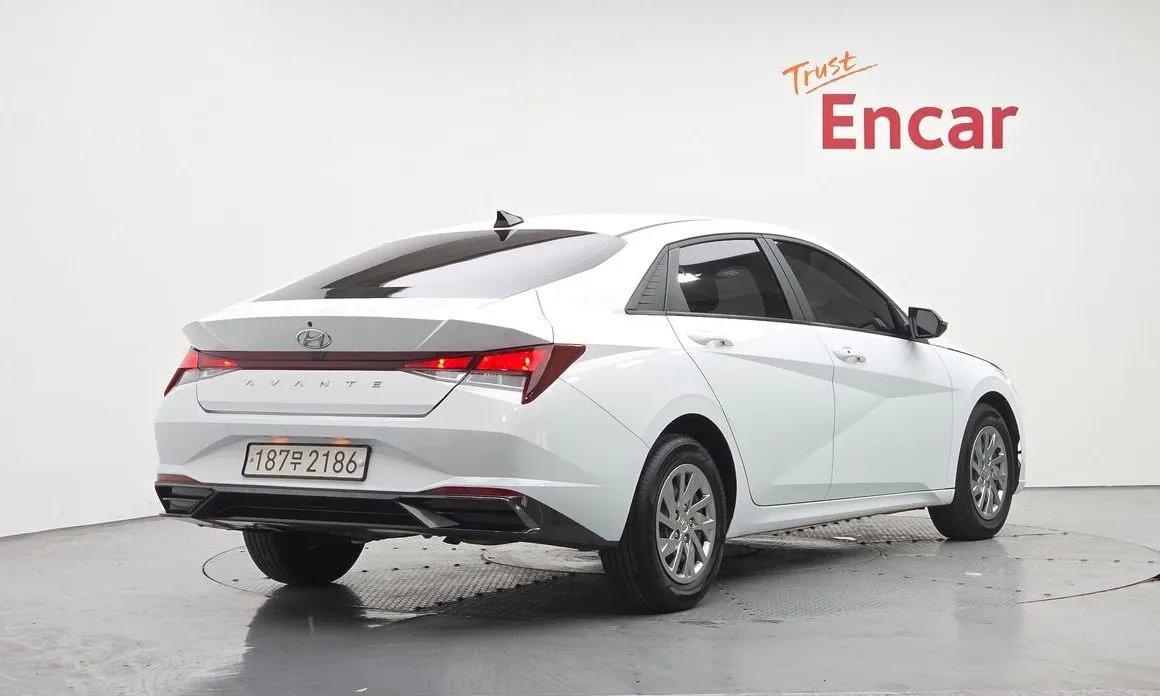 Hyundai AVANTE — фото 2