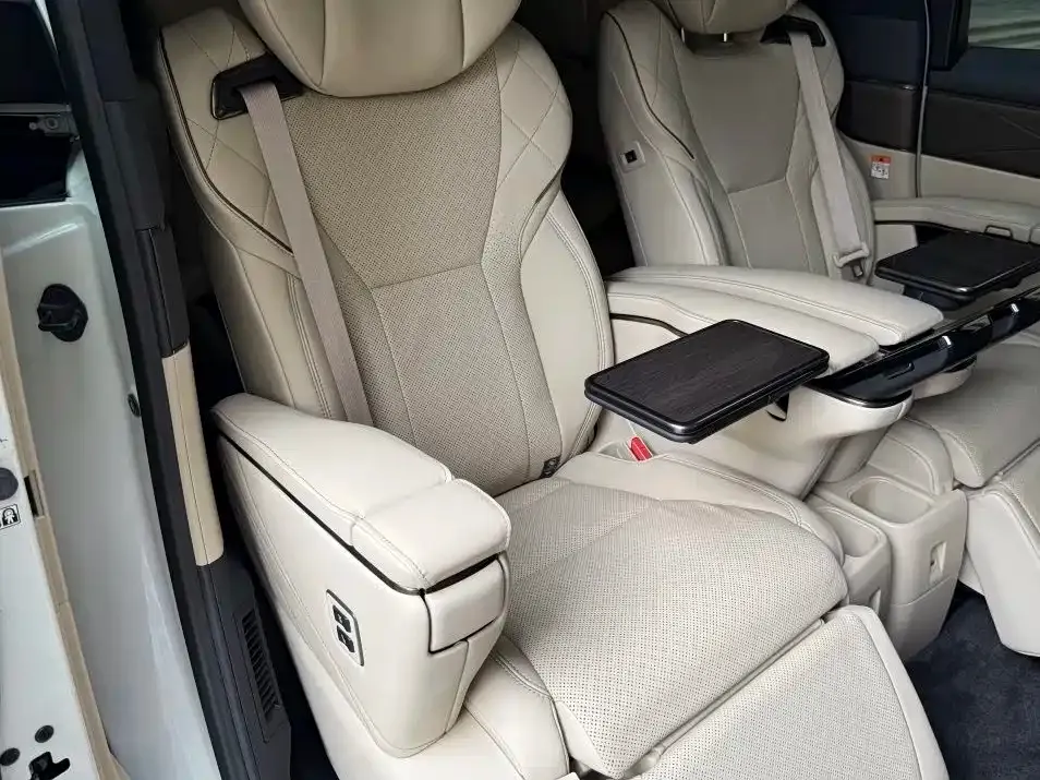 Toyota Alphard — фото 5