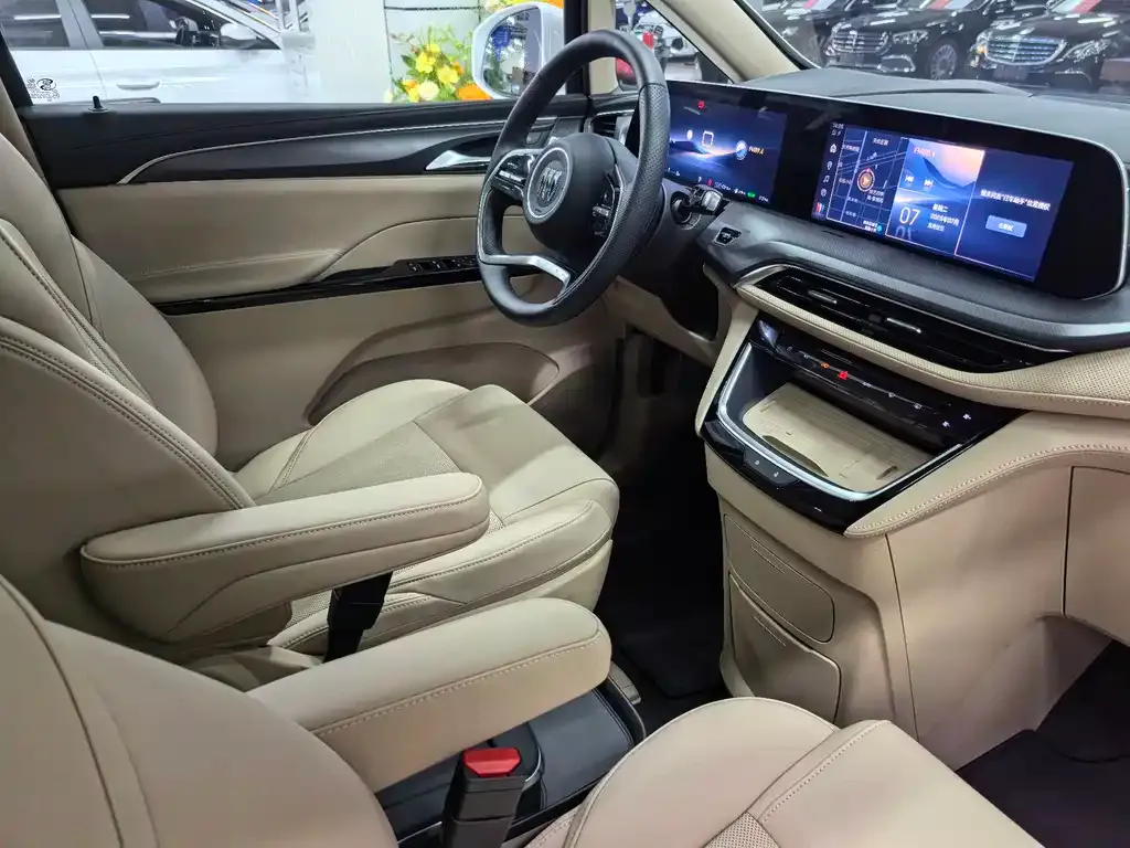 Buick GL8 Hybrid — фото 8