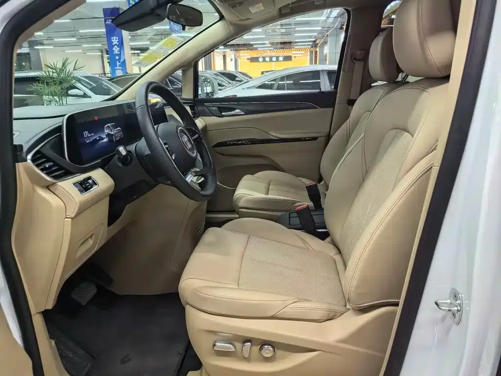 Buick GL8 Hybrid — фото 9