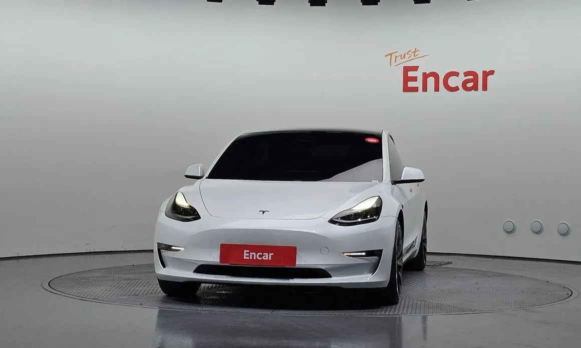 Tesla Model 3 — фото 8