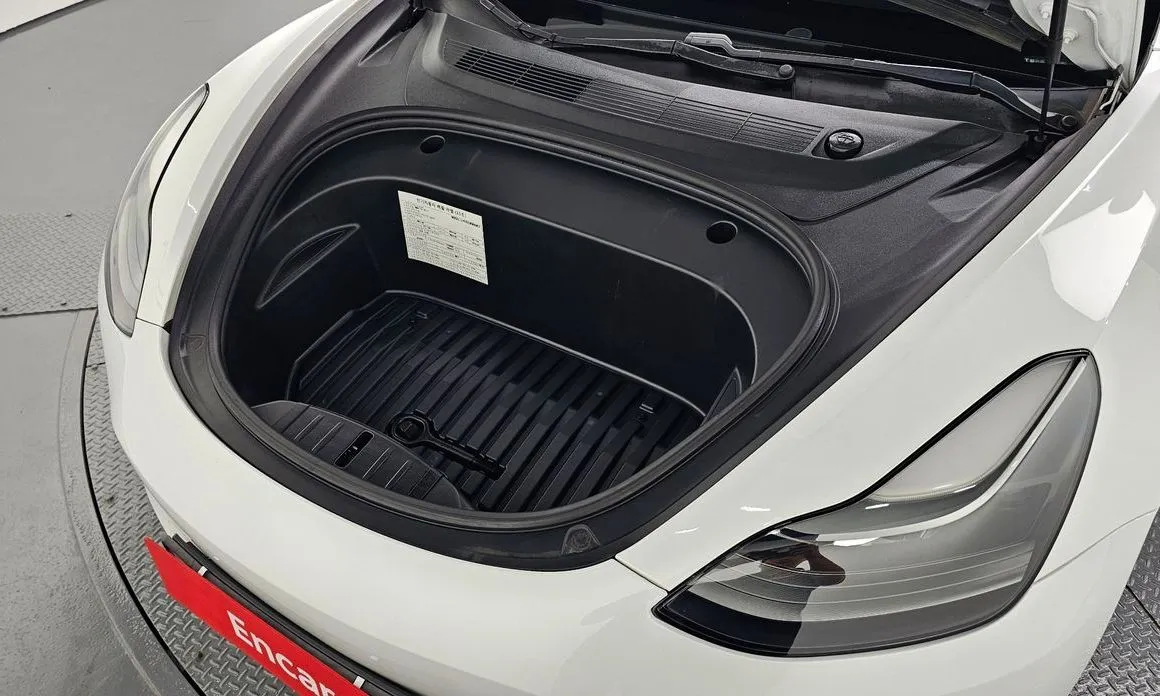 Tesla Model 3 — фото 10
