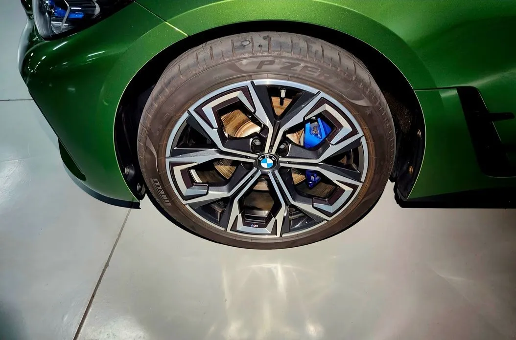BMW i4 — фото 6
