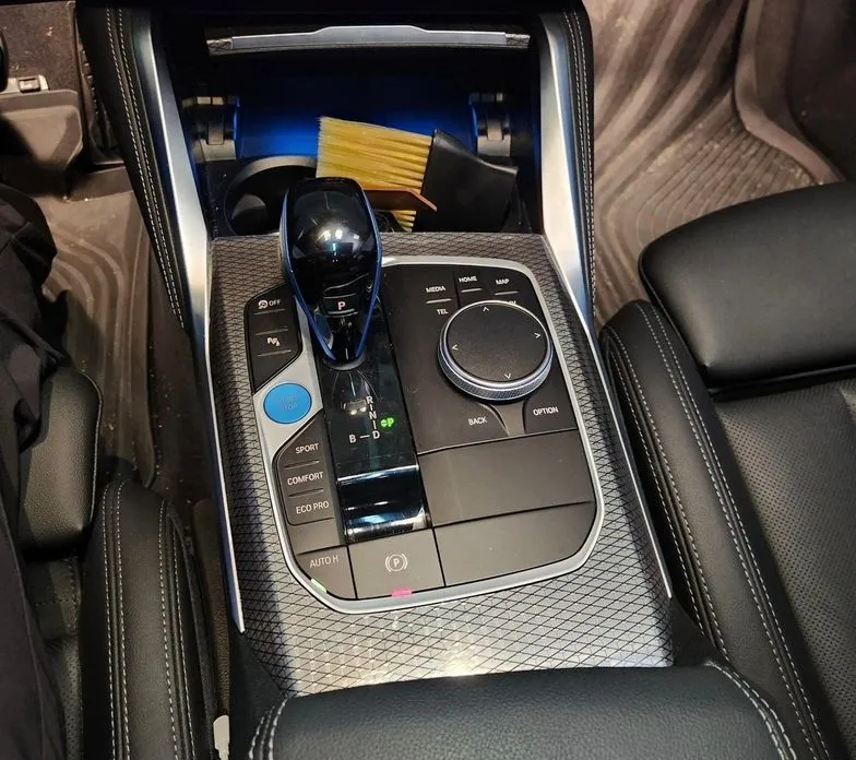 BMW i4 — фото 4