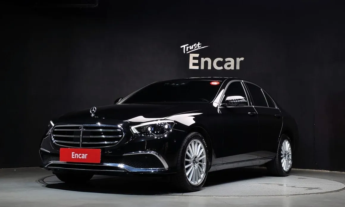 Mercedes-Benz E-Class — фото 1