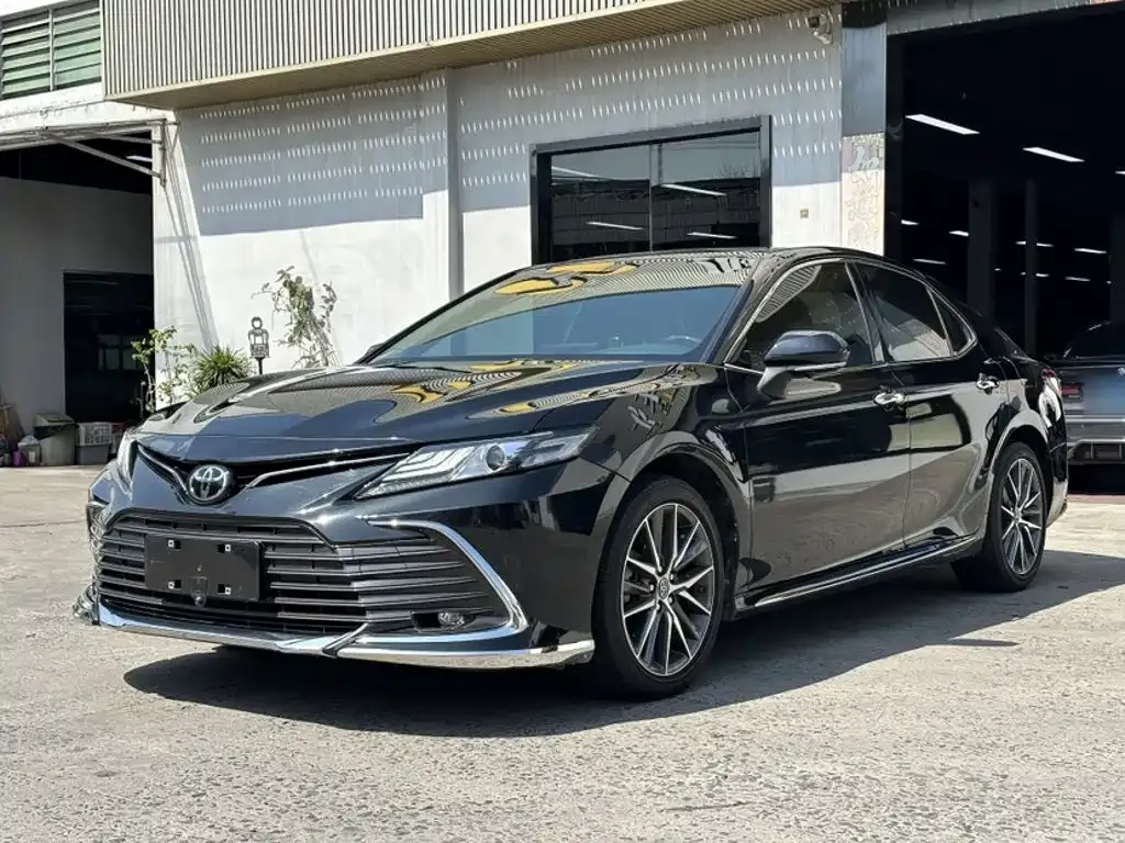 Toyota Camry — фото 8