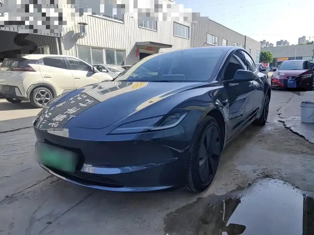 Tesla Model 3 — фото 1
