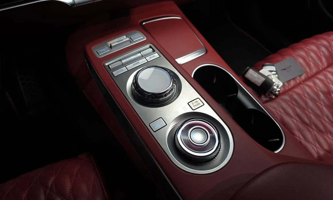 Genesis GV70 — фото 4
