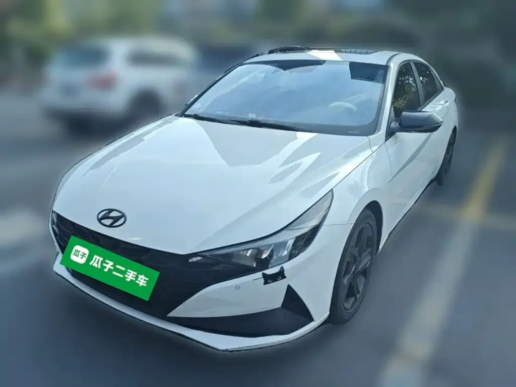 Hyundai Elantra — фото 3