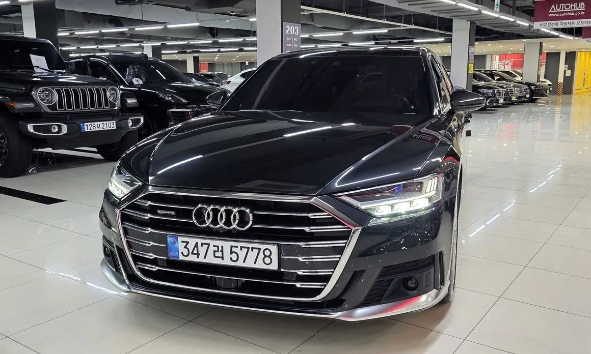 Audi A8 — фото 4
