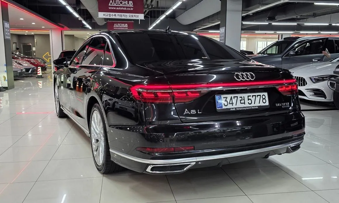 Audi A8 — фото 2