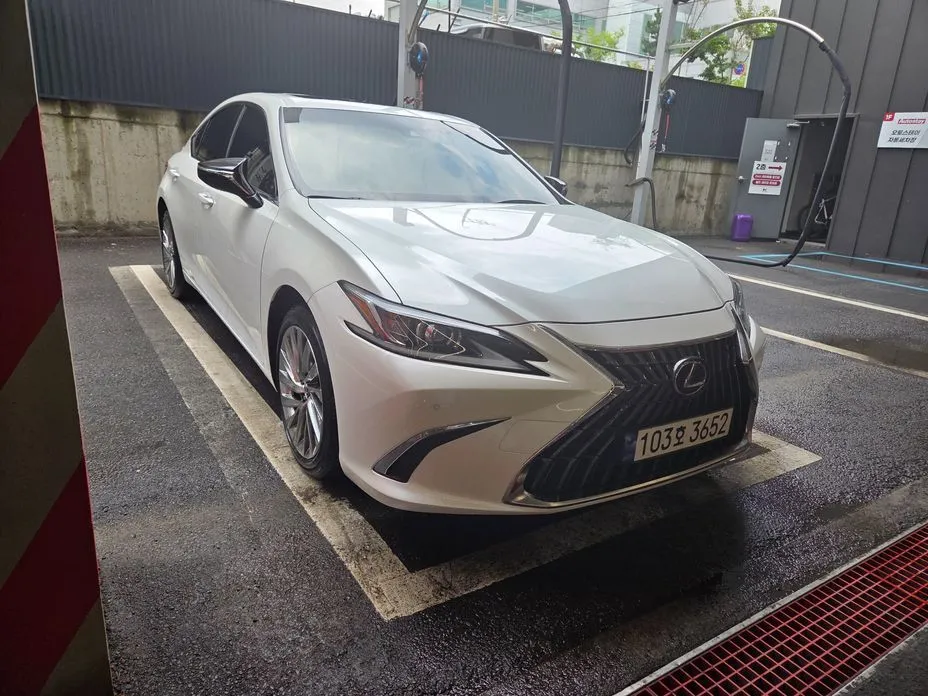 Lexus ES — фото 1