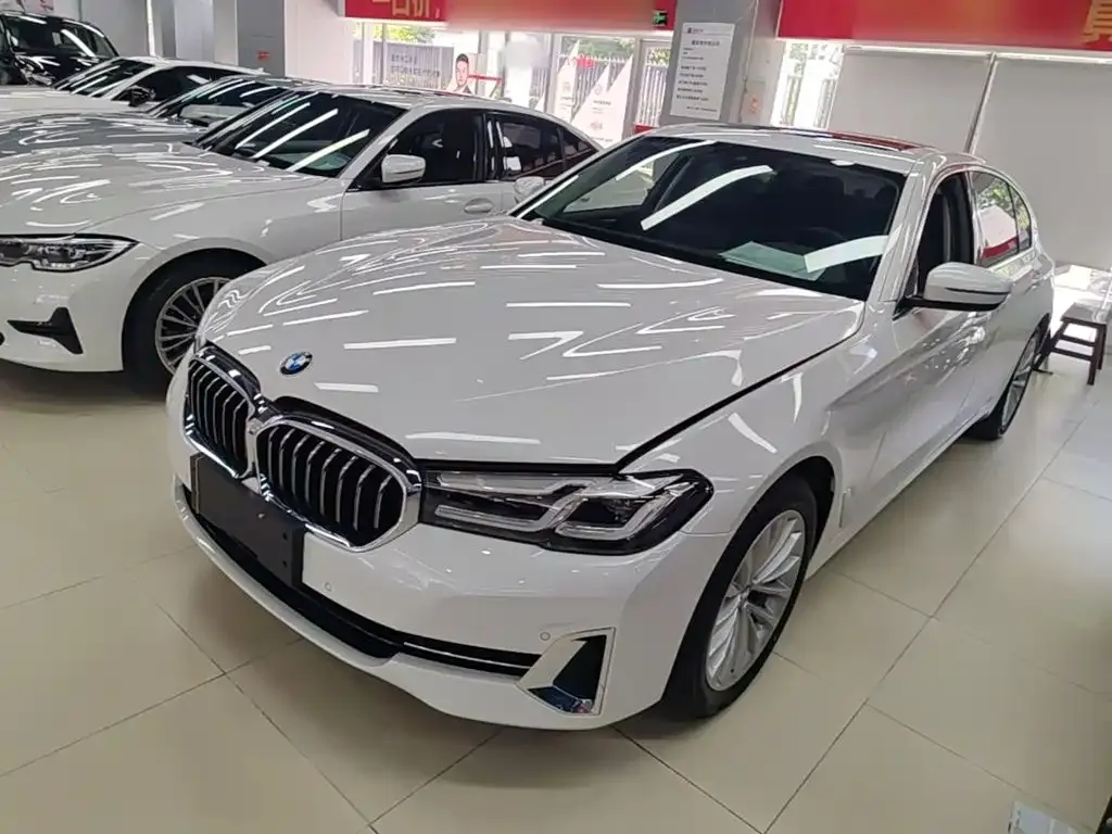 BMW 5 Series — фото 1