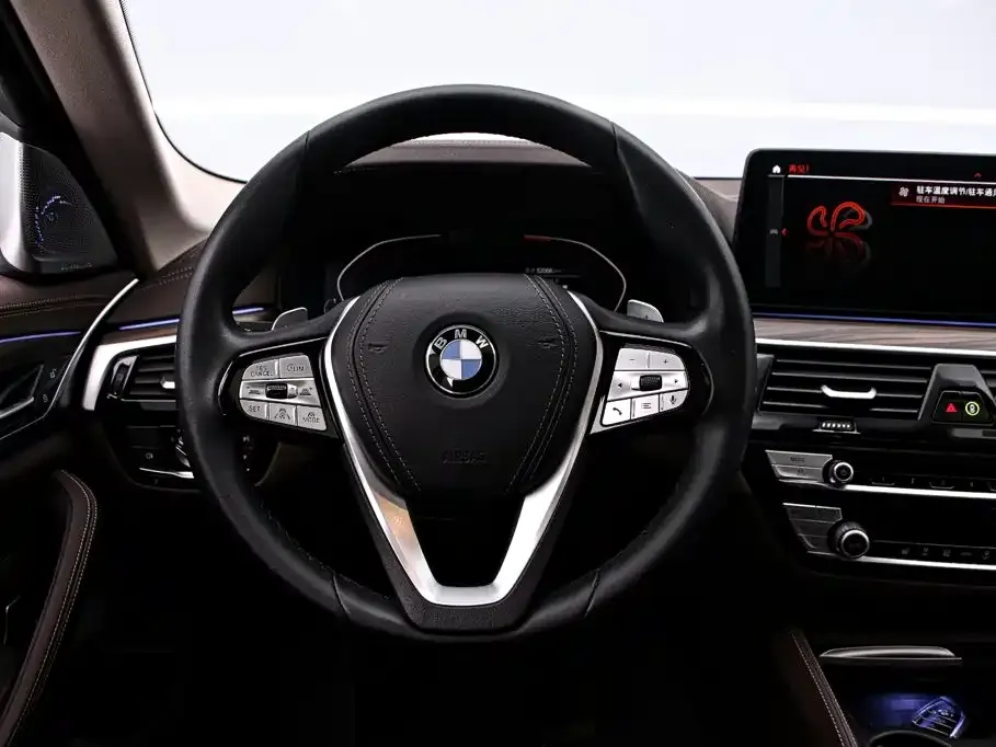 BMW 5 Series — фото 10
