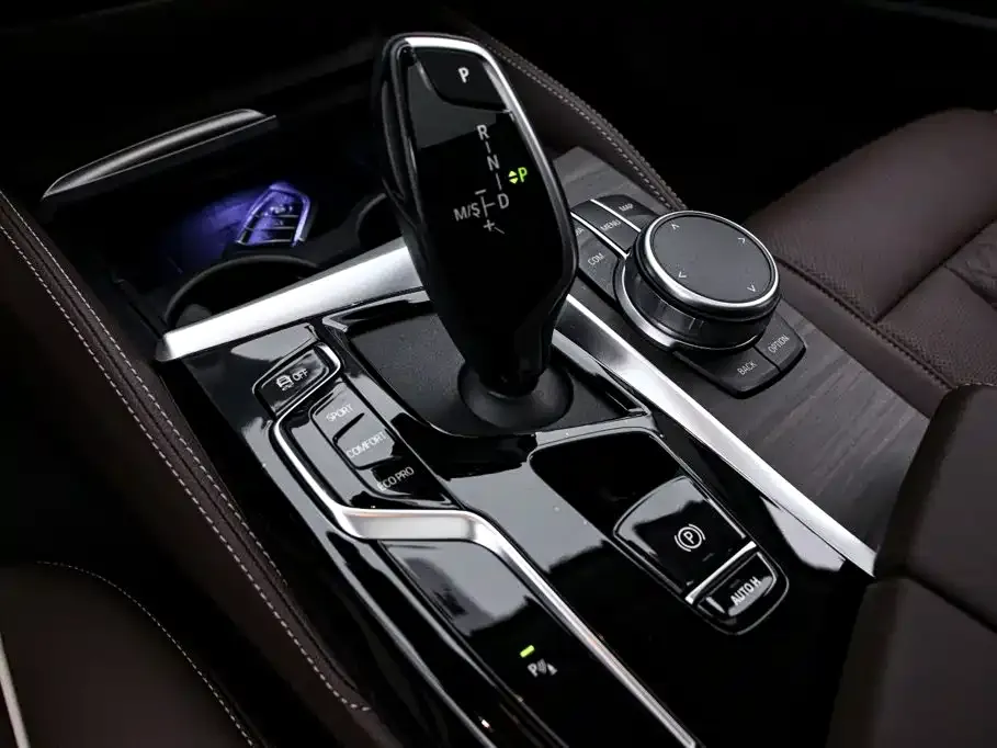 BMW 5 Series — фото 4