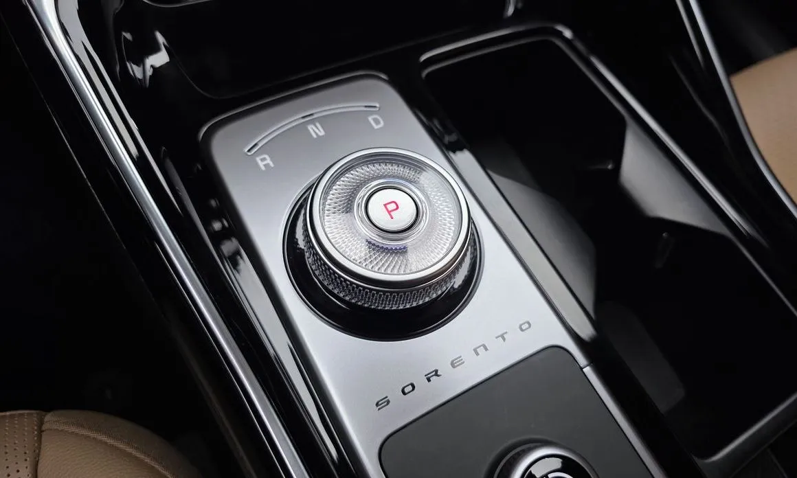 Kia Sorento — фото 6