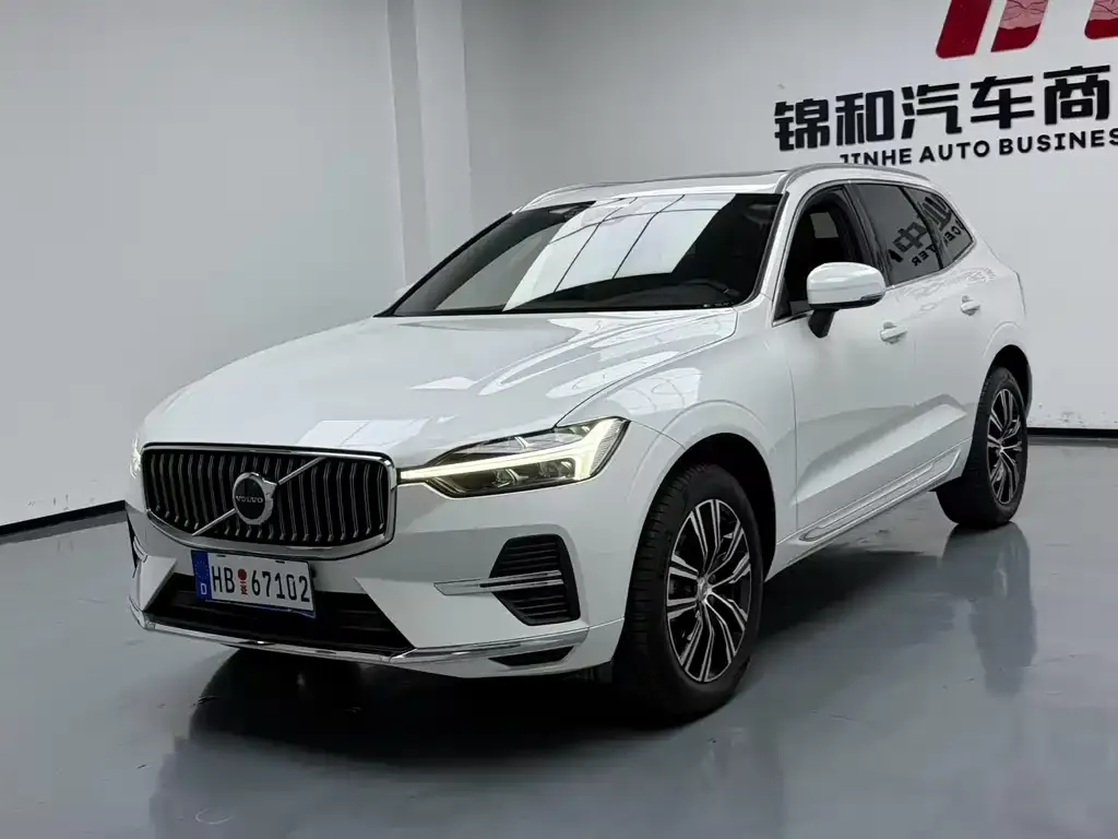 Volvo XC60 — фото 1