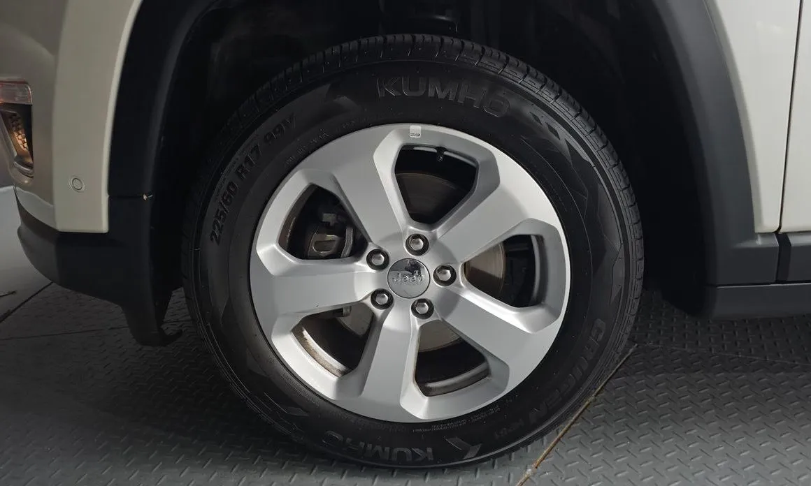 Jeep Compass — фото 7