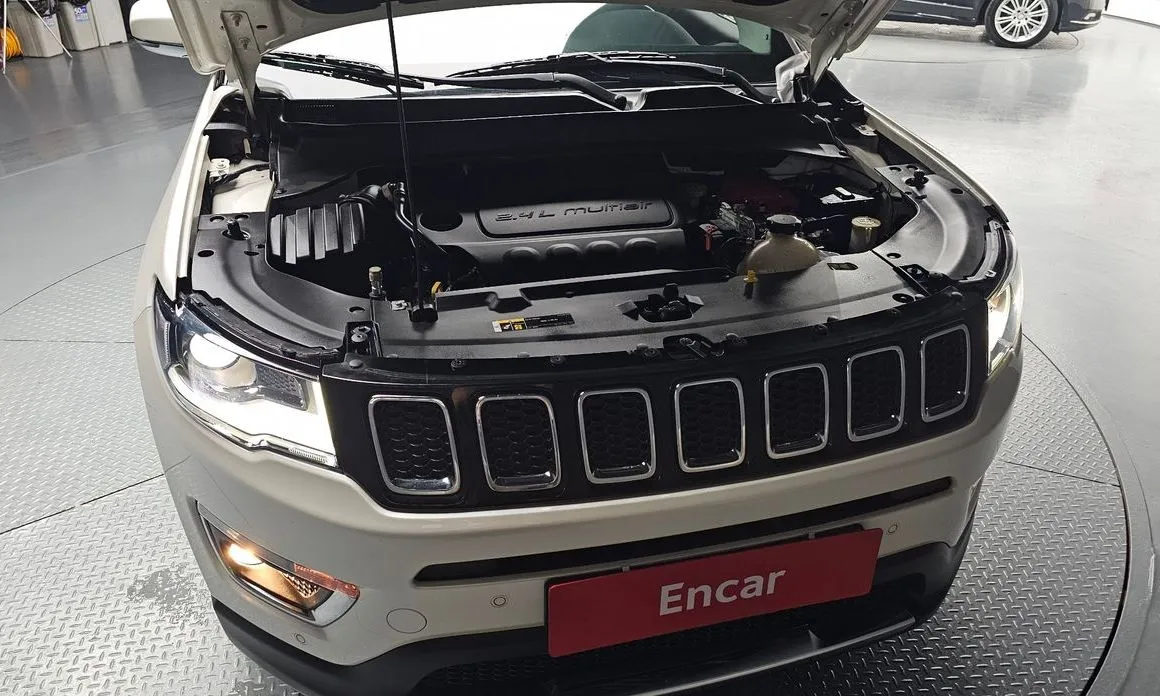 Jeep Compass — фото 9