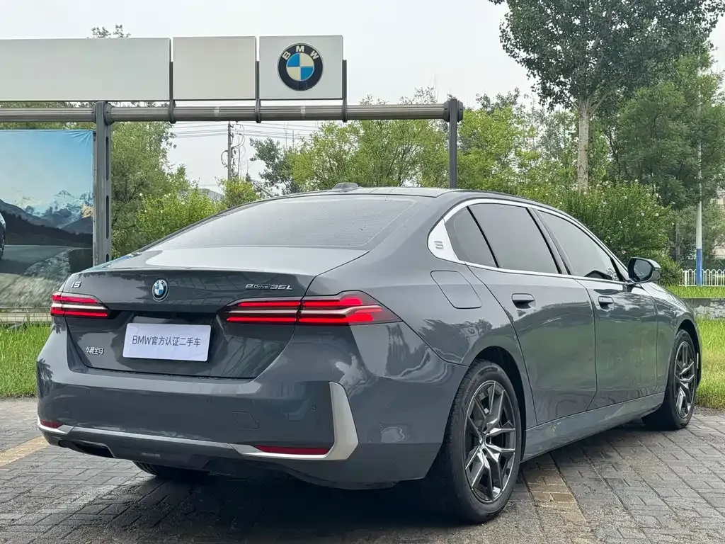 BMW i5 — фото 7