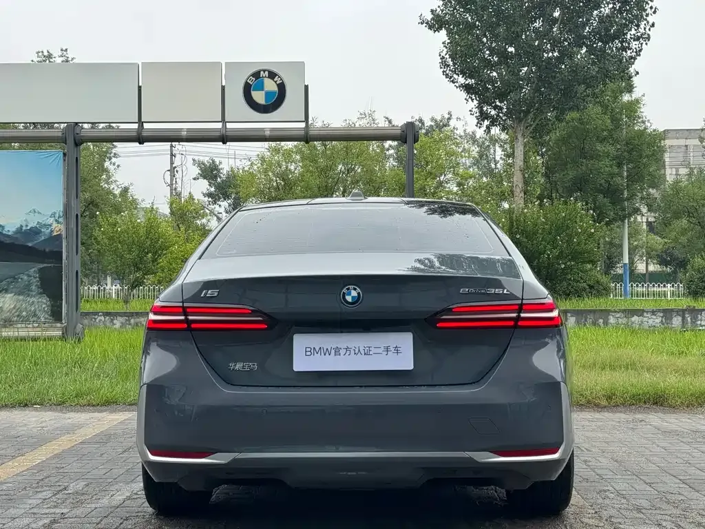 BMW i5 — фото 8