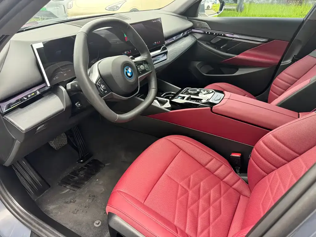 BMW i5 — фото 9