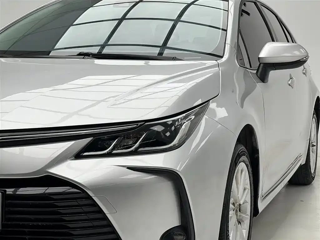 Toyota Corolla — фото 9