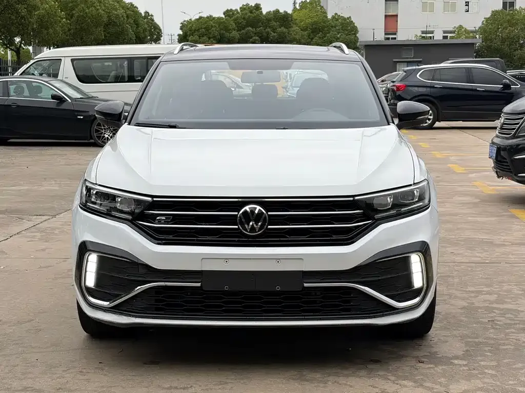 Volkswagen T-Roc — фото 1
