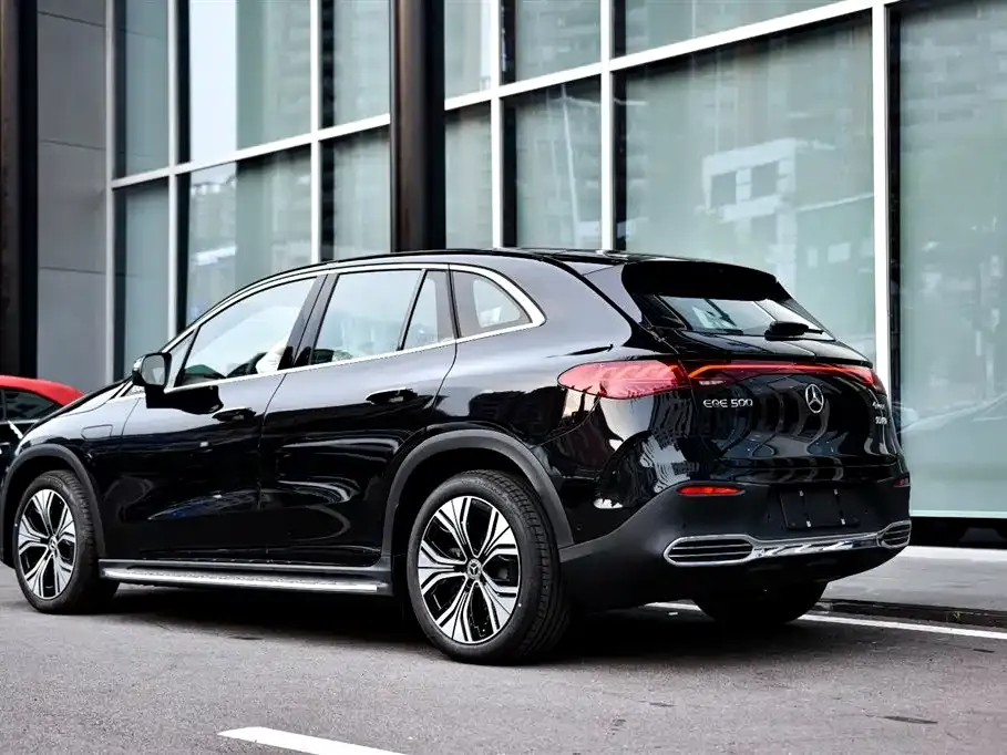 Mercedes-Benz EQE SUV — фото 7