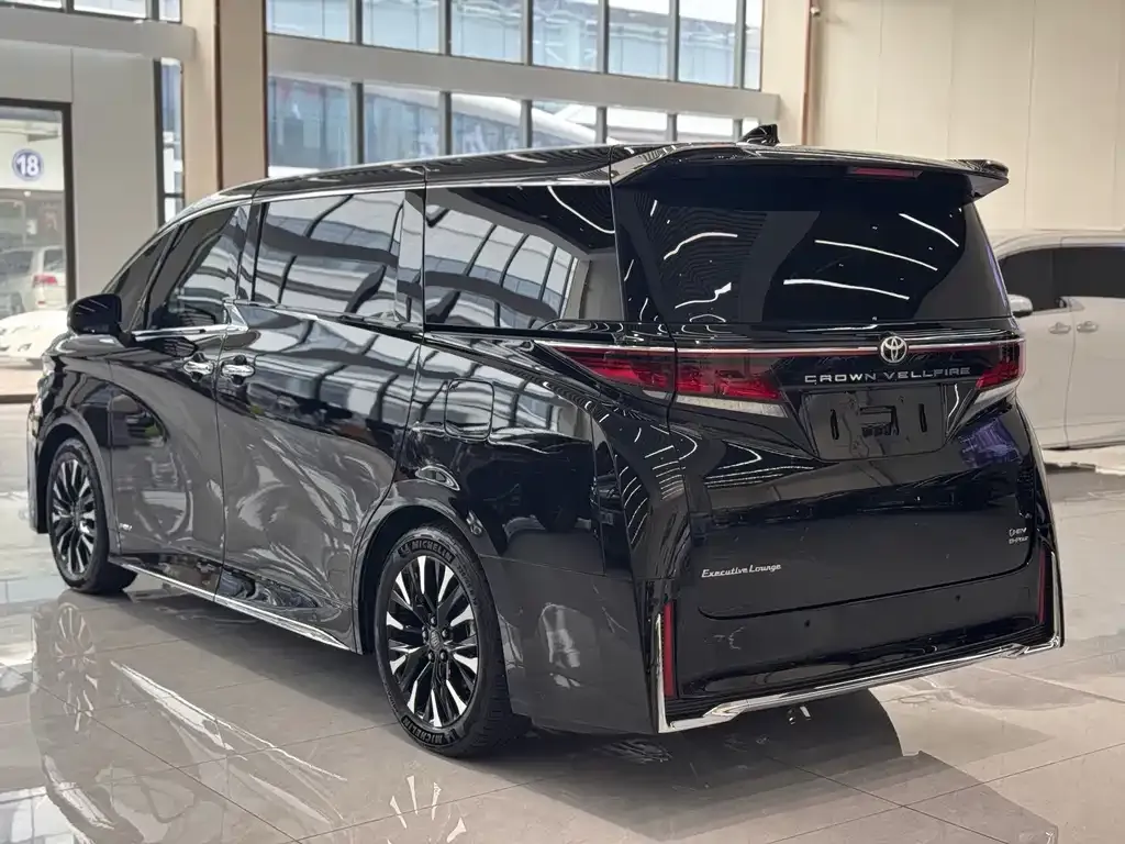 Toyota Vellfire — фото 5